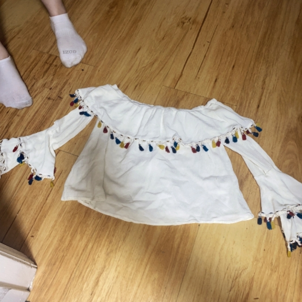 Boutique style off shoulder shirt